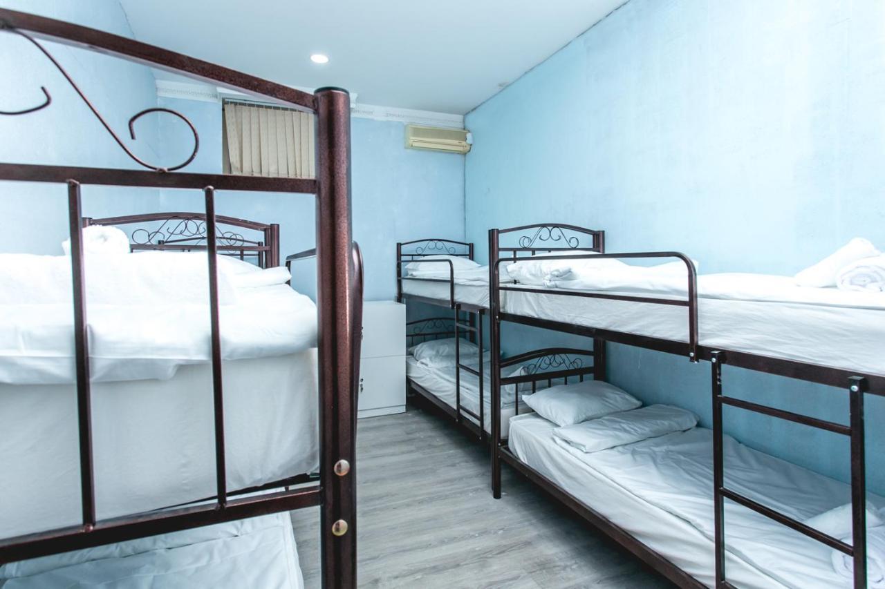 Sherlock Holmes Hostel Baku Exterior photo
