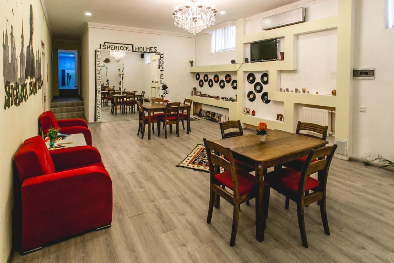 Sherlock Holmes Hostel Baku Exterior photo