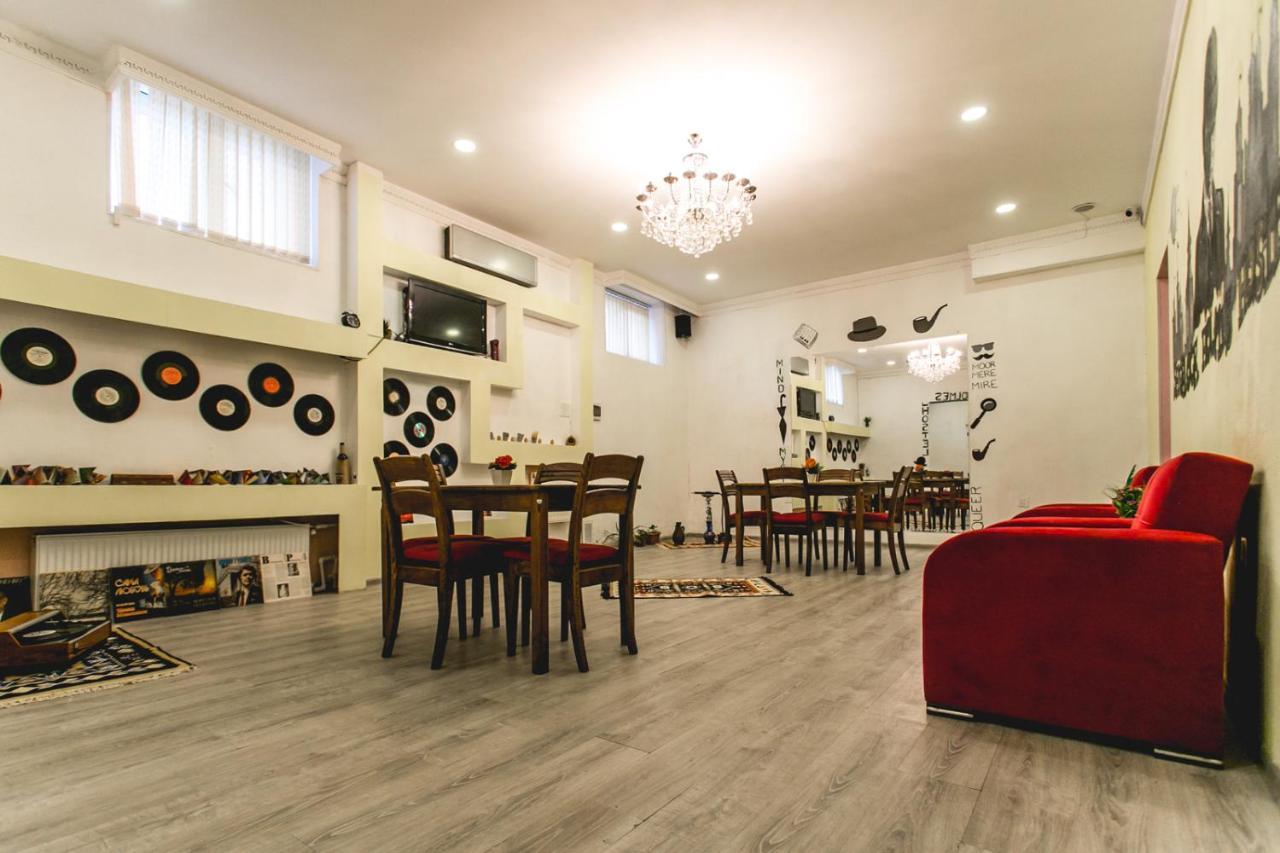 Sherlock Holmes Hostel Baku Exterior photo